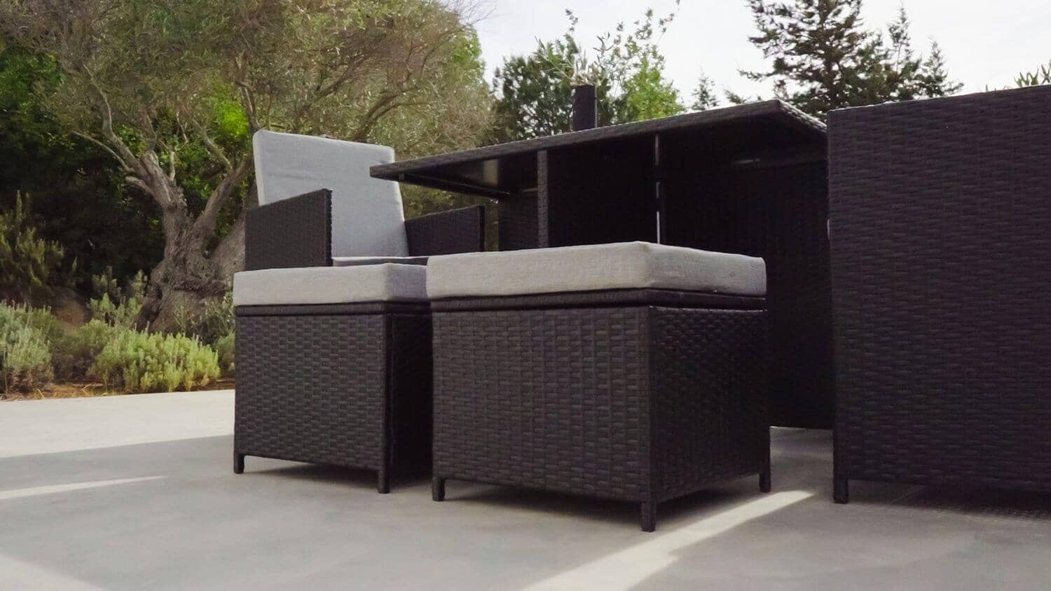 Cube 10 Seater Rattan Outdoor Dining Set with Grey LED Premium Parasol - Black Weave - Image 4