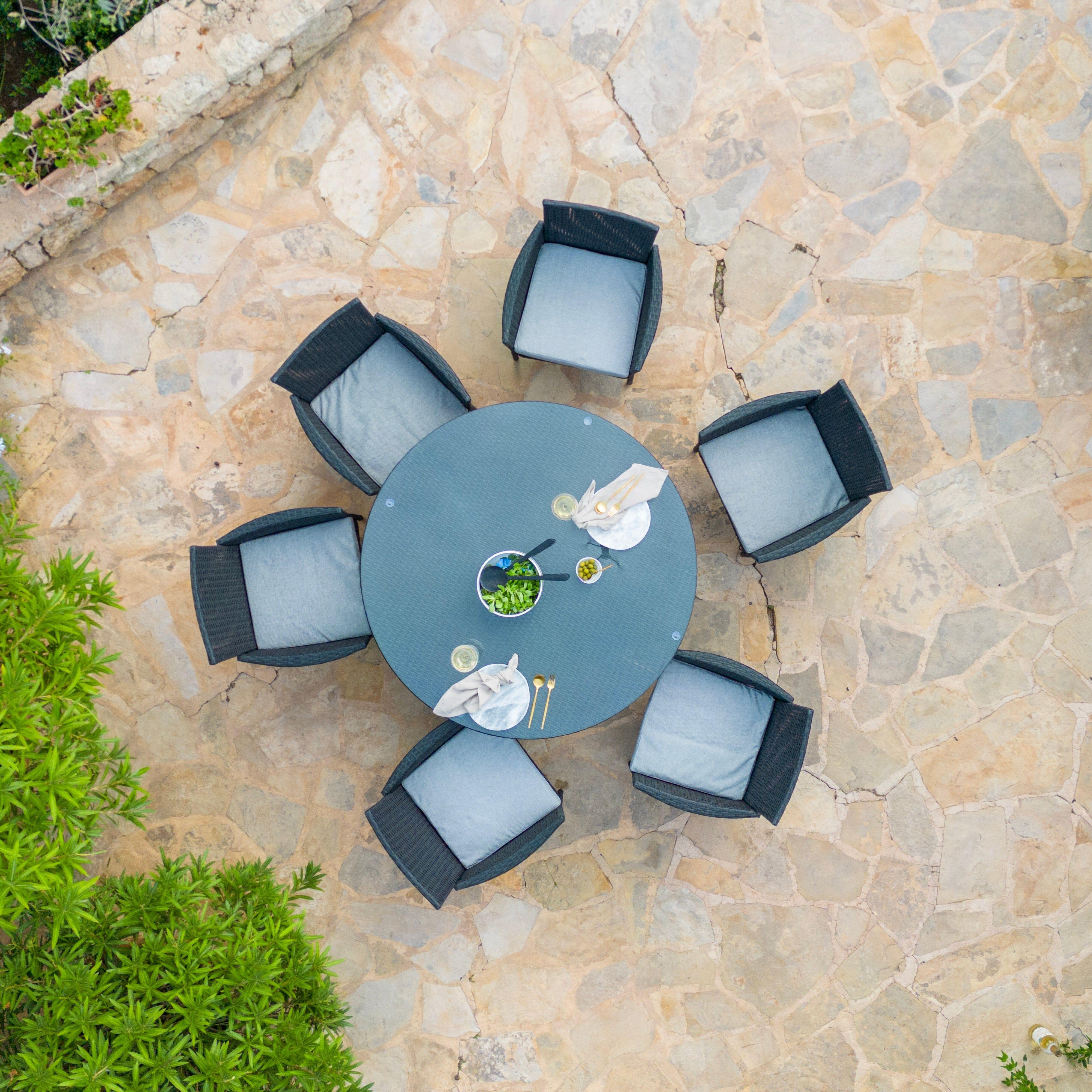 Kemble 6 Seater Rattan Round Garden Dining Set with Grey Parasol - Black Weave - Image 4