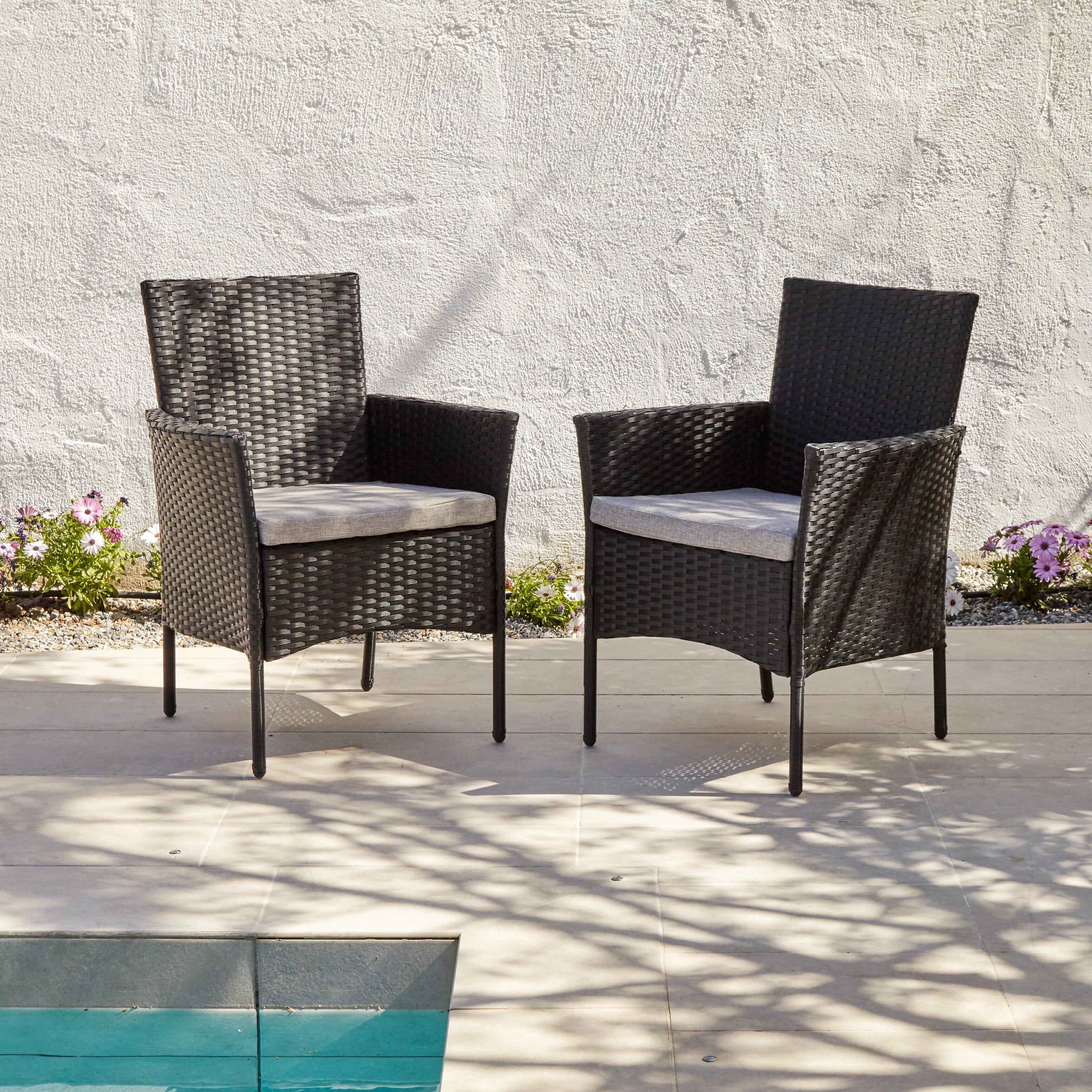 Kemble 6 Seater Rattan Round Garden Dining Set with Cream Parasol - Black Weave - Image 3