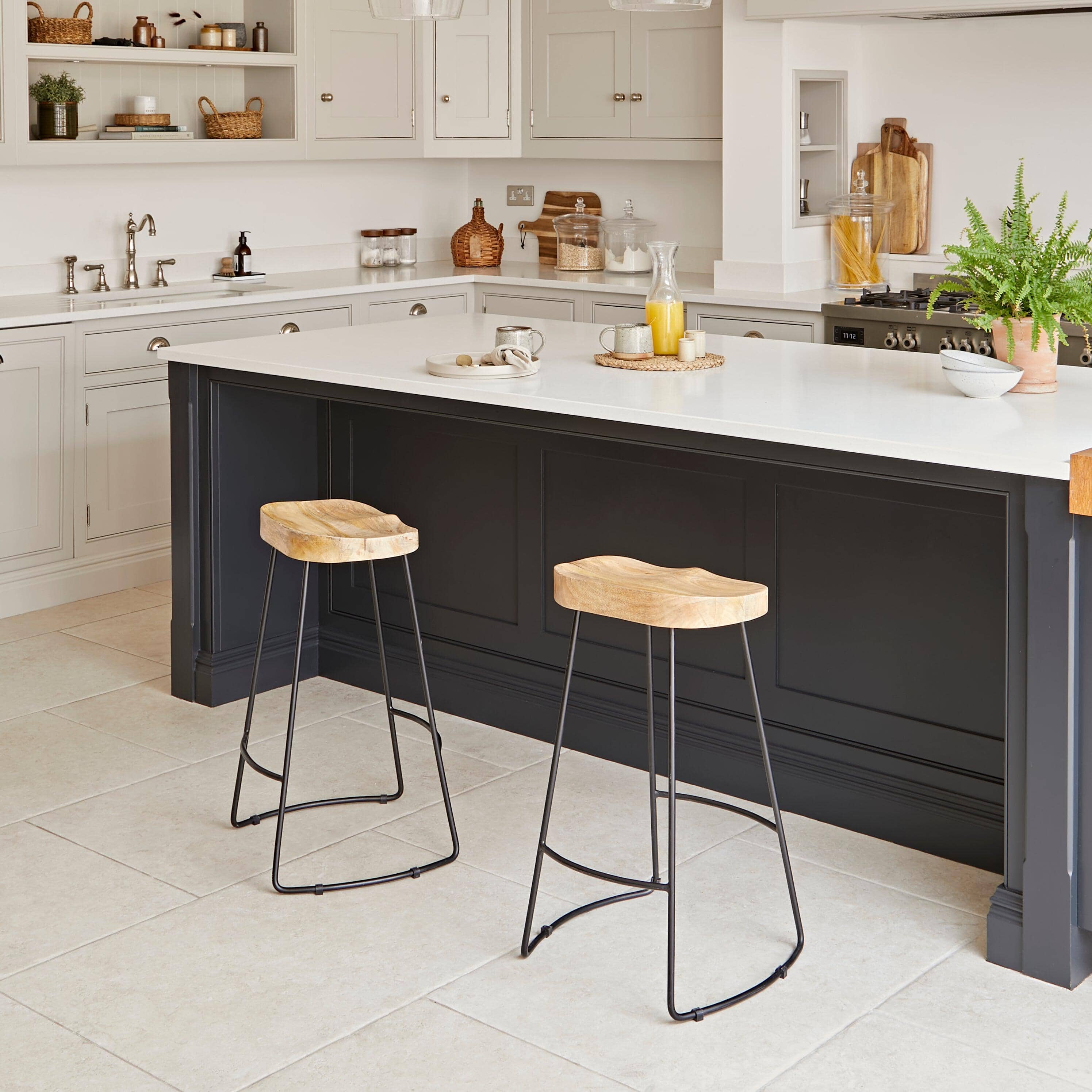 Aiden Natural Mango Wood Backless Bar Stools - Set of 2 - Black Iron Legs - Image 8