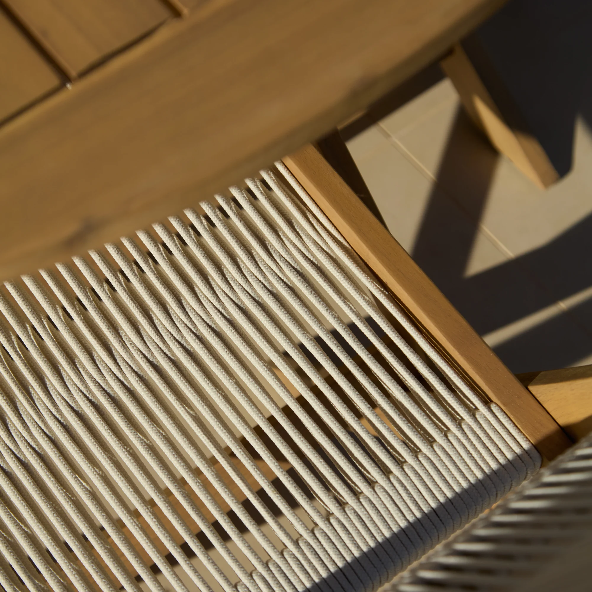 Ashby 4 Seater White Acacia Garden Dining Set with Cove Beige Rope Chairs - 130cm - Image 3