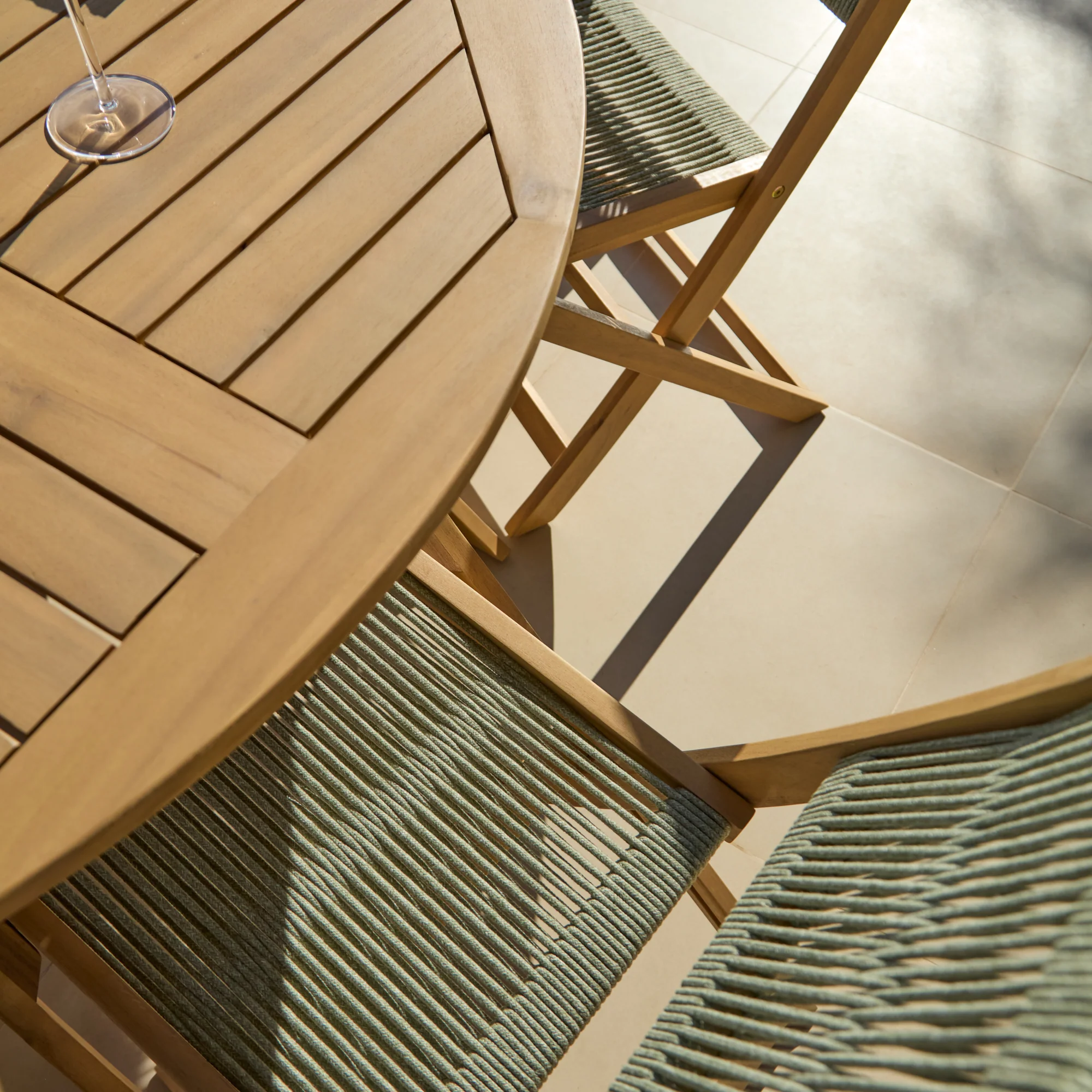 Ashby 6 Seater White Acacia Garden Dining Set with Cove Green Rope Chairs - 130cm - Image 6