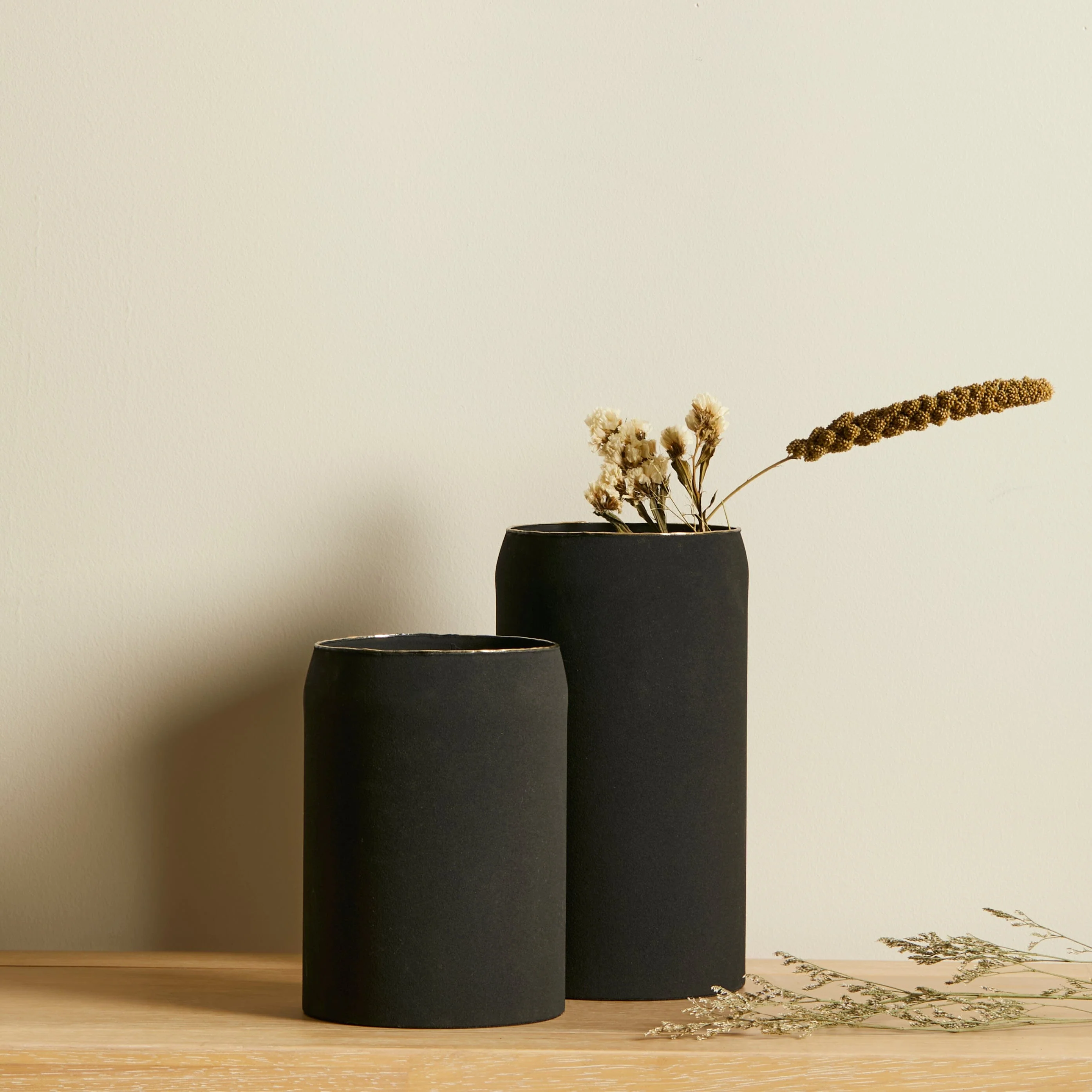 Chaldon 22cm Metal Vase - Black - Image 3