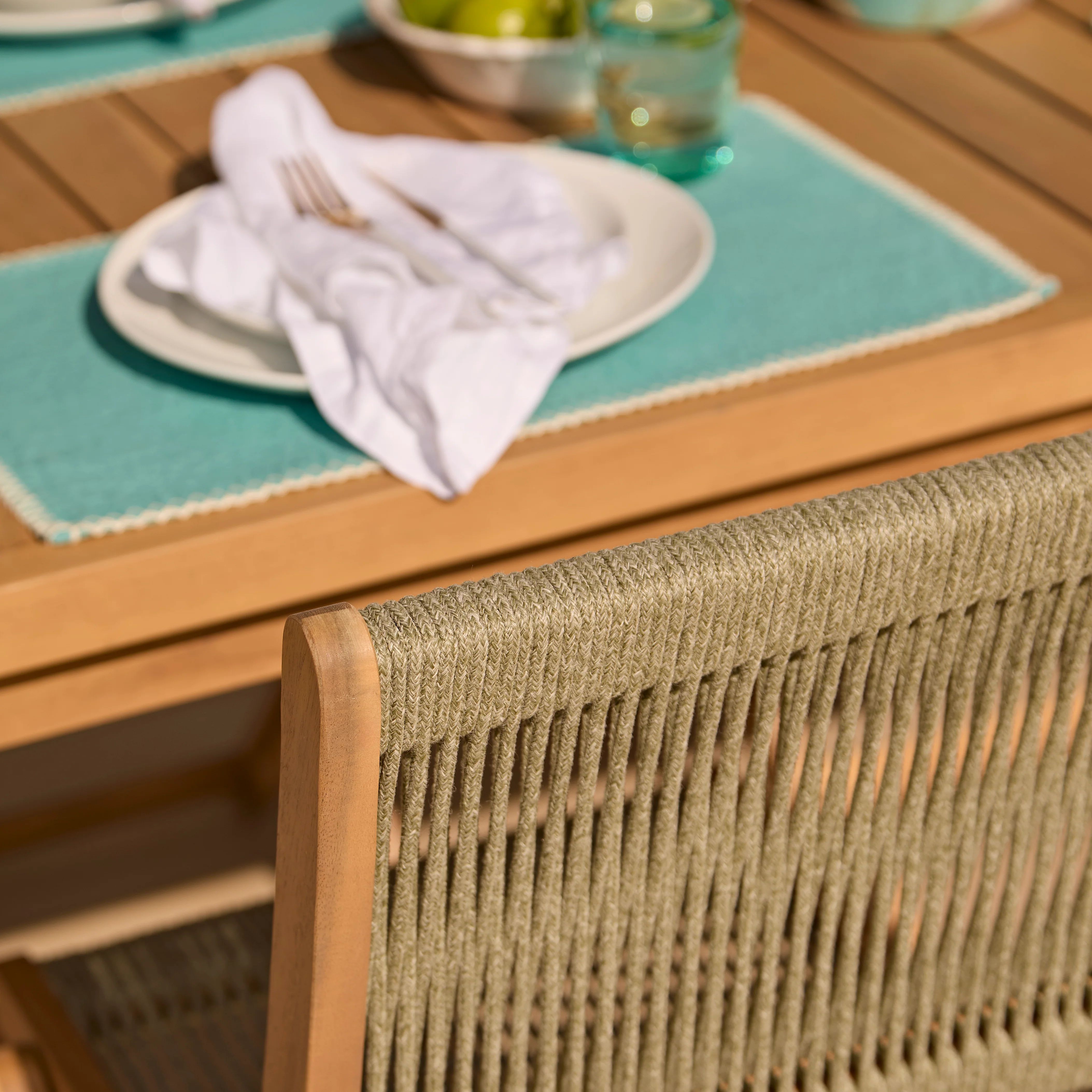 Harlyn 4 Seater Wooden Garden Dining Set with Cove Green Rope Chairs - 160cm - Image 3