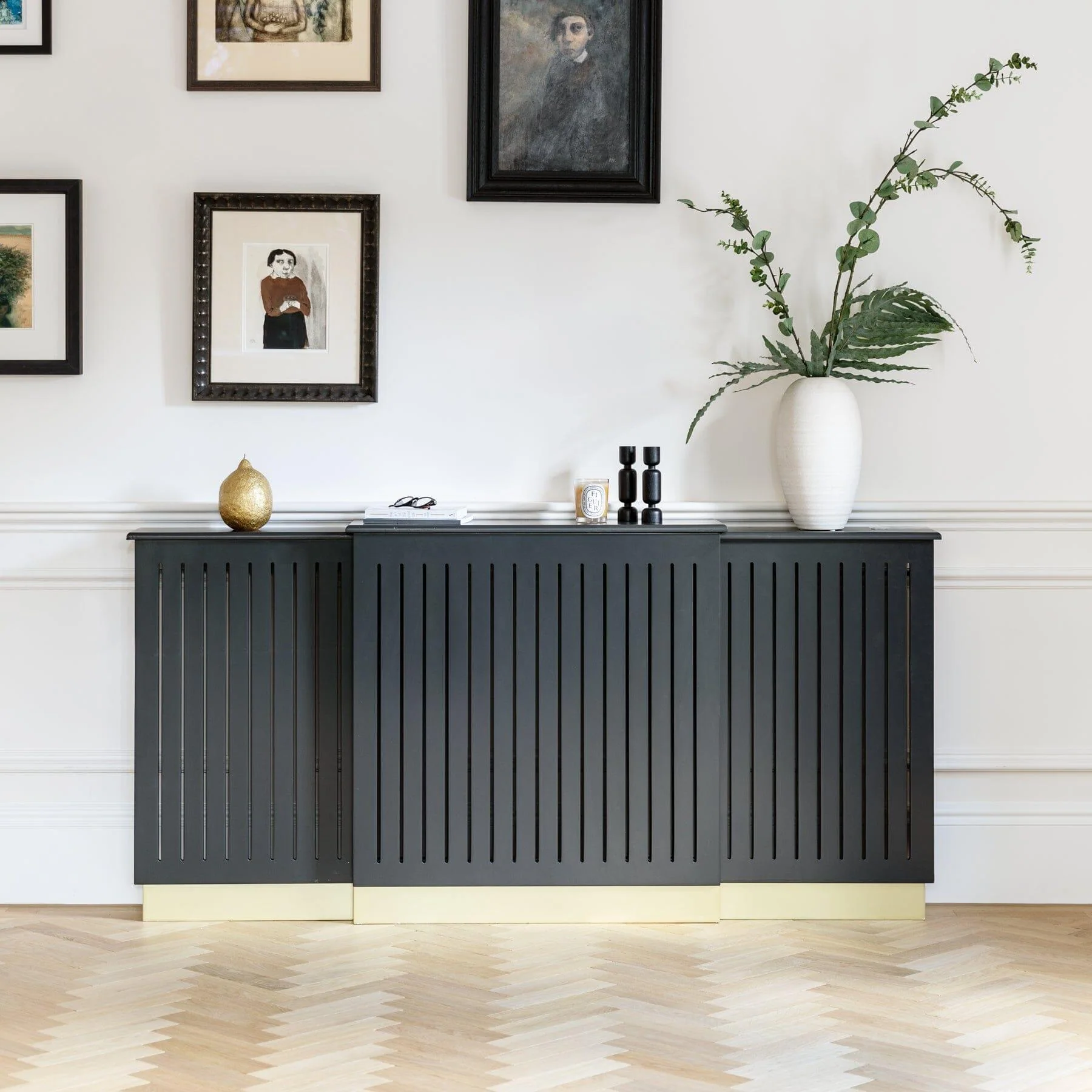 Iliana Extendable Radiator Cover in Charcoal Grey - Image 6