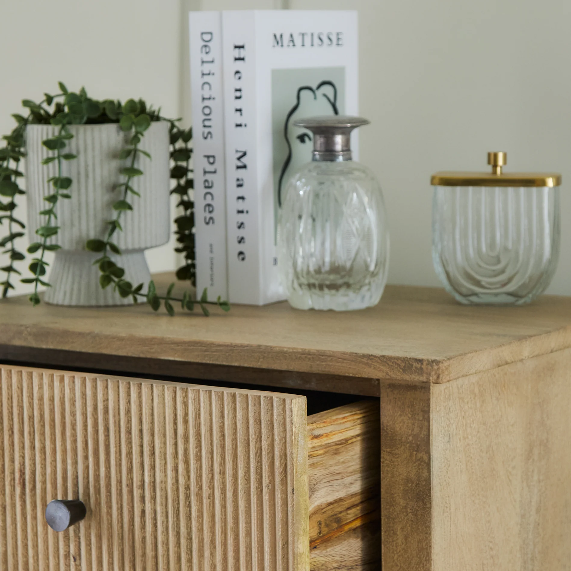 Jade 5 Drawer Tallboy - Chalked Mango Wood - Image 3