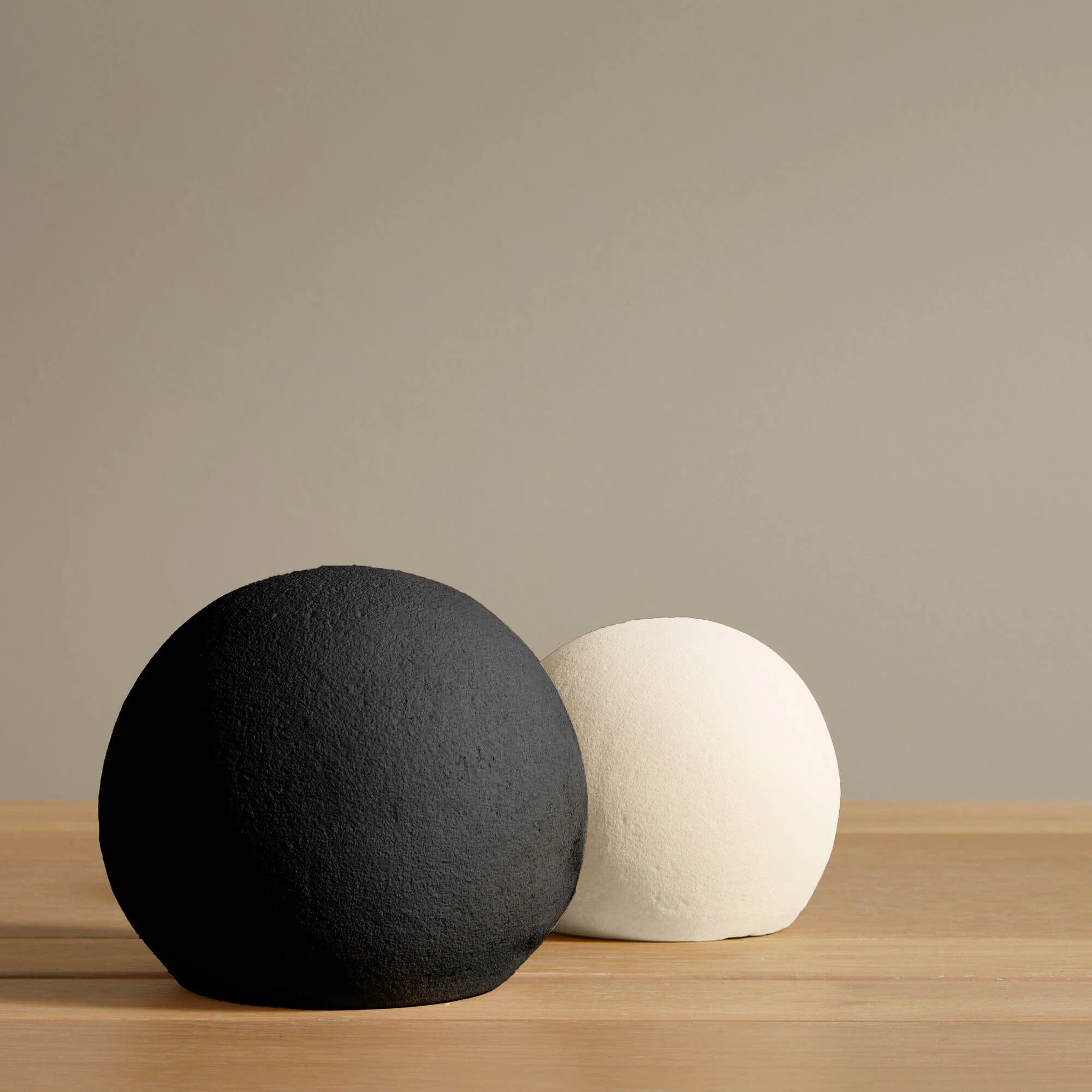 Kelton 11cm Ceramic Ball Ornament - Black - Image 3