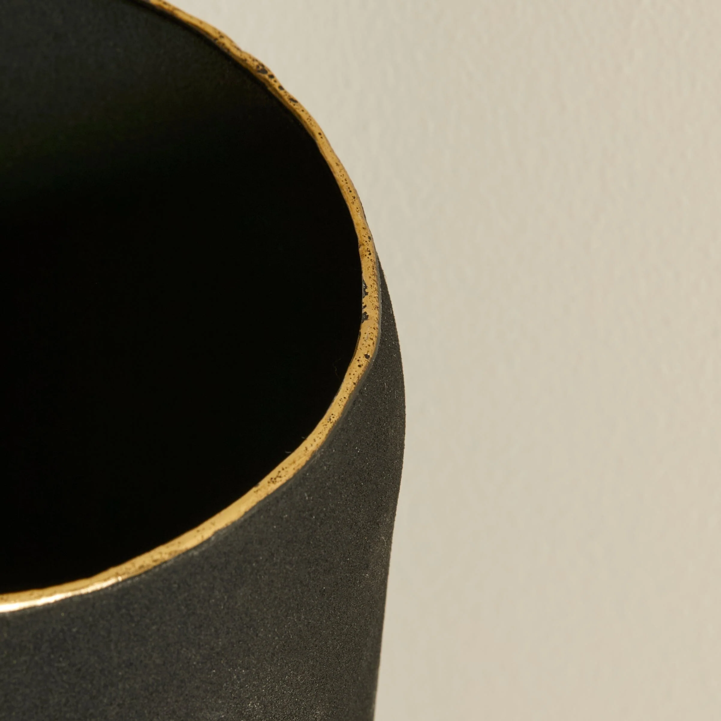 Chaldon 17cm Metal Vase - Black - Image 6