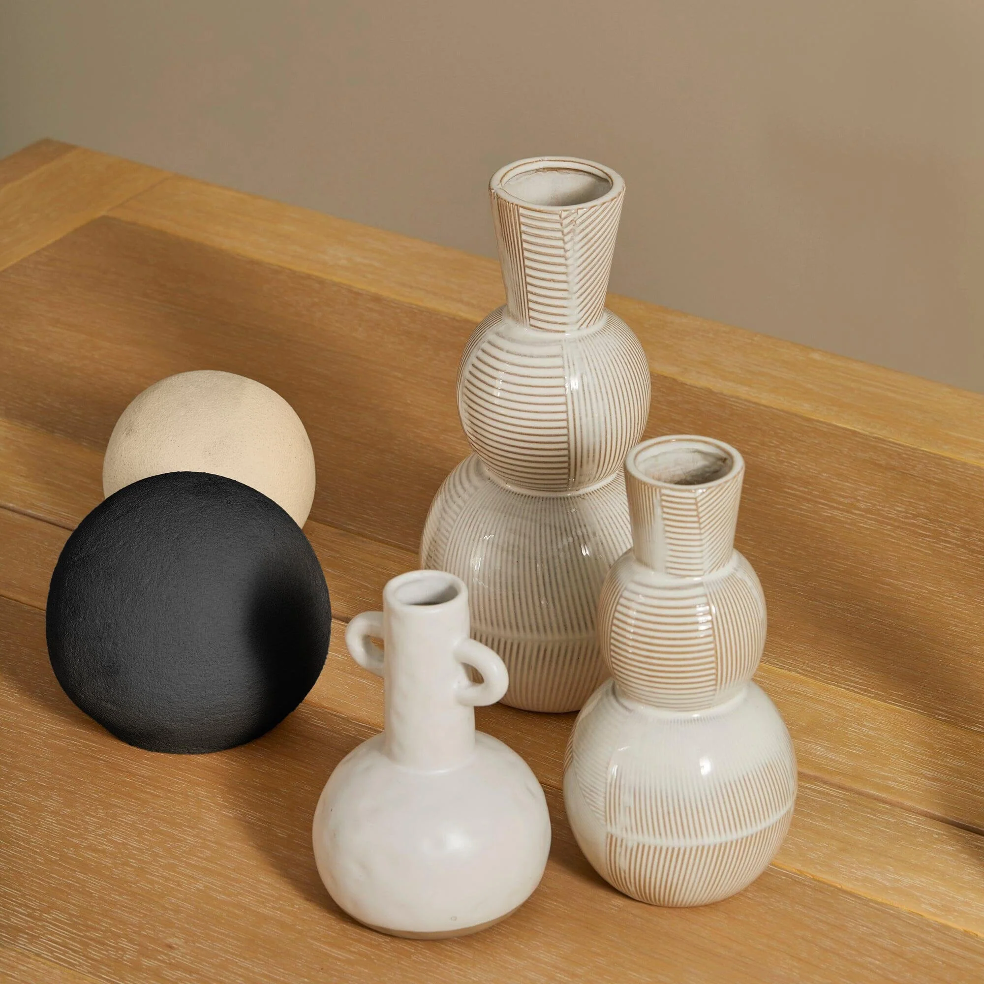 Kelton 11cm Ceramic Ball Ornament - Black - Image 9