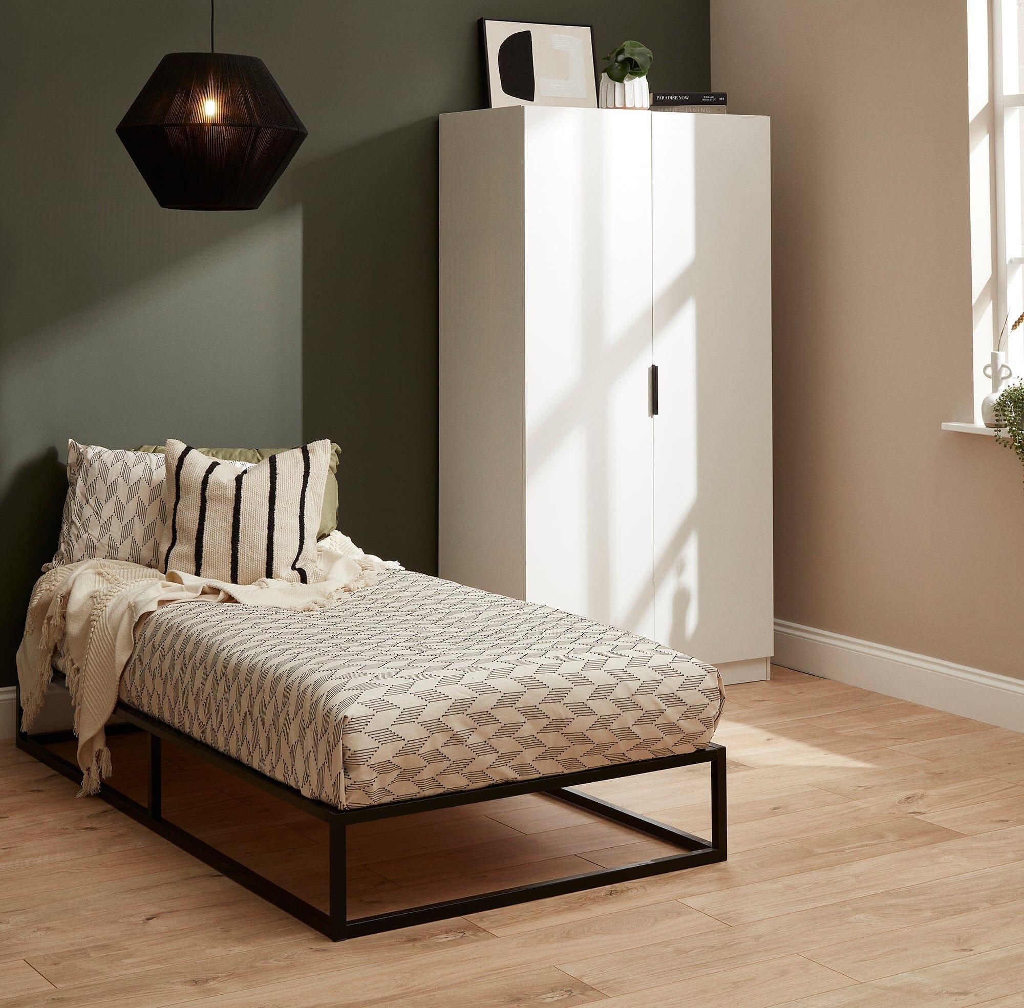 Neri Black Cotton String Pendant - Image 4