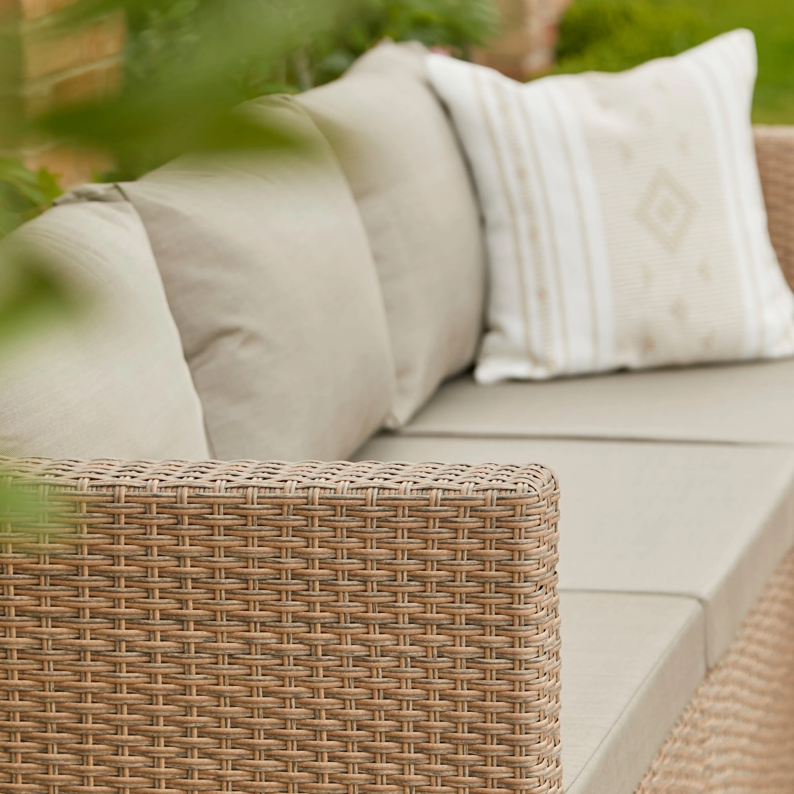Weston 4 Seater Rattan Garden Corner Sofa Set - Natural Weave - Image 7