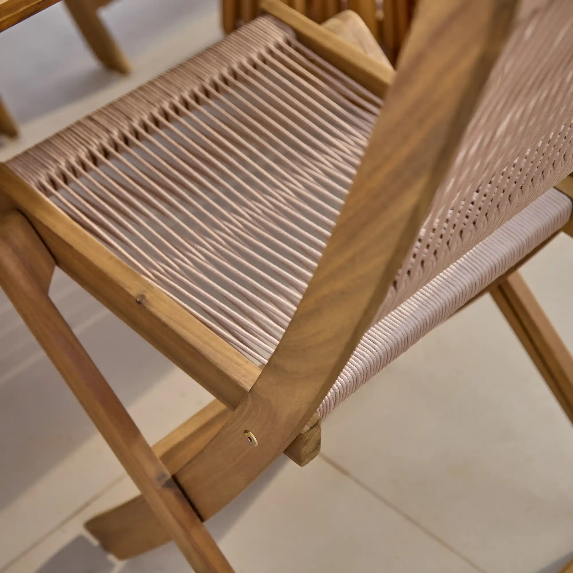 Ashby 6 Seater Wooden Round Garden Dining Set with 6 Cove Rope Chairs & Cream LED Parasol  - 130cm - Image 4